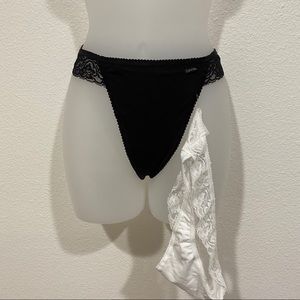 NWT 2 calvin klein black and white panty